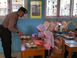 Polisi Hadir Amankan Pembagian Makan Bergizi Gratis di Sekolah-sekolah Dewantara