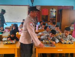 Polsek Dewantara Kawal Distribusi Makan Bergizi Gratis, Pastikan Aman dan Lancar