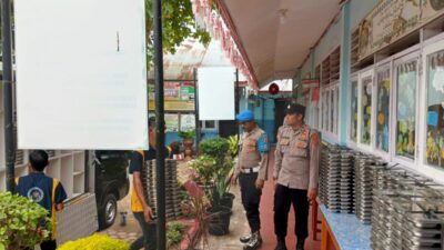 Polisi Kawal Pembagian 2.605 Paket Makan Bergizi Gratis di Dewantara, Warga Diminta Dukung Program Nasional