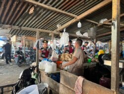 Polres Lhokseumawe Gelar Patroli Humanis di Pasar Tradisional, Warga Dihimbau Waspada