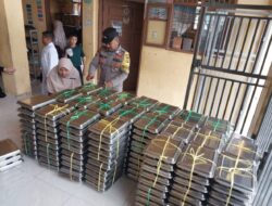 Personel Polsek Blang Mangat Kawal Pembagian 3.205 Paket Makan Bergizi Gratis untuk Pelajar