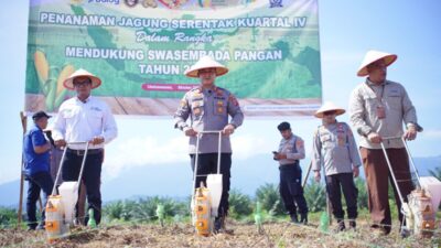 Kapolres Lhokseumawe Turun ke Lahan, Tanam Jagung Bersama Dukung Ketahanan Pangan Nasional