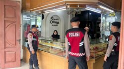 Polisi Patroli di Pertokoan Emas Lhokseumawe, Antisipasi Aksi Kejahatan dan Beri Rasa Aman kepada Warga