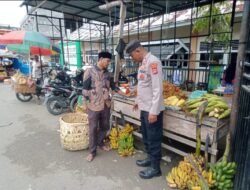 Polisi Patroli Dialogis di Pasar Keude Punteut, Cegah Aksi Kriminal dan Jaga Keamanan Warga