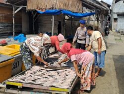 Sat Pol Airud Polres Lhokseumawe Patroli di Pusong Baru, Pastikan Ikan Aman dan Bebas Bahan Berbahaya