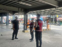 Personel Samapta Polres Lhokseumawe Sambangi Lokasi Parkir Suzuya, Cegah Gangguan Kamtibmas