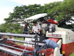 Wali Kota Lhokseumawe Serahkan Bantuan Alsintan untuk Dorong Pertanian Modern