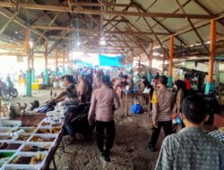 Personel Polsek Muara Satu Laksanakan Patroli Antisipasi Guantibmas di Pasar Batuphat Timur