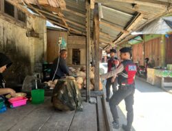 Polsek Muara Dua Gelar Patroli Pasar, Cegah Aksi Kriminal dan Pastikan Situasi Tetap Kondusif