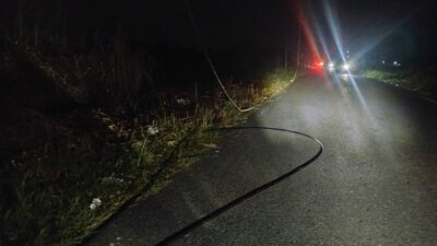 Kabel Putus di Jalan Putroe Beutong Dibiarkan Menjuntai, Siapa yang Bertanggung Jawab?