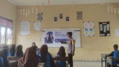 Bhabinkamtibmas Polsek Meurah Mulia Sosialisasikan Penerimaan Siswa Baru SMA Kemala Taruna Bhayangkara di SMPN 3 Meurah Mulia