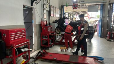 Polisi Patroli di Pusat Keramaian, Polres Lhokseumawe Perketat Pengamanan Kawasan Perdagangan