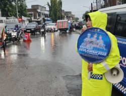 Meski Diguyur Hujan, Satlantas Polres Lhokseumawe Tetap Gencarkan Penyuluhan Keliling Ops Zebra Seulawah 2025