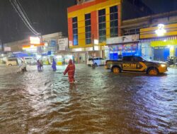 Sat Samapta Polres Lhokseumawe Intensifkan Patroli Presisi, Atur Lalin di Titik Rawan Banjir dan Kemacetan