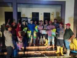 Kasat Reskrim Polres Lhokseumawe Salurkan Bantuan Kapolres untuk Warga Terdampak Banjir di Muara batu