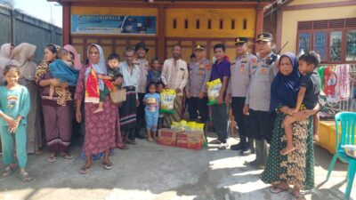 Kapolres Lhokseumawe Salurkan Bansos ke Samudera, Puluhan Desa Masih Terendam Banjir