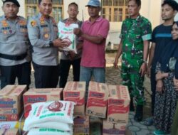 Kapolres Lhokseumawe Serahkan Bantuan Logistik untuk Warga Terdampak Banjir di Muara Dua