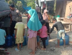 Kapolres Lhokseumawe Salurkan Air Bersih untuk Warga Meurah Mulia Terdampak Banjir