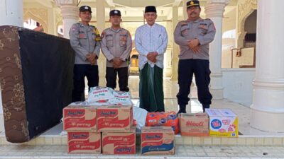 Kapolres Lhokseumawe Salurkan Bantuan Sembako untuk Santri Dayah Darul Falah Al Aziziah Terdampak Banjir di Dewantara