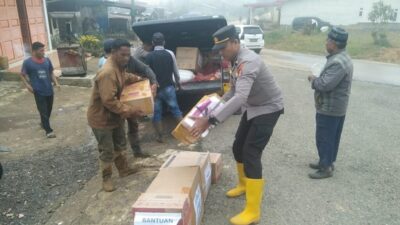 Menembus Daerah Terisolir : Bantuan Kapolres Lhokseumawe Tiba di Riket Jabal Antara