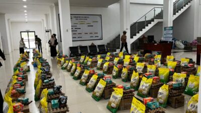 UIN SUNA Salurkan 300 Paket Sembako untuk Mahasiswa Korban Banjir
