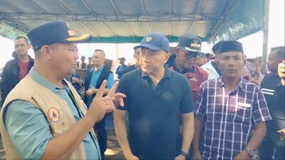 Bupati Aceh Utara Dampingi Zulkifli Hasan Kunjungi Korban Banjir Bandang di Lapang