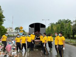 Kapolres Lhokseumawe Kerahkan Jajaran Gotong Royong Bersihkan Lingkungan Terdampak Banjir