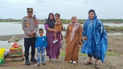 Peduli Korban Banjir, Kapolres Lhokseumawe Serahkan Bantuan untuk Warga Desa Lancok