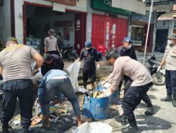Kapolsek Dewantara Pimpin Gotong Royong Pembersihan Jalan Keude Krueng Gekueh