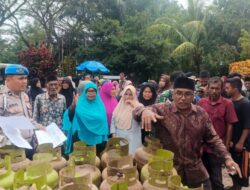 Polisi Amankan Operasi Pasar LPG 3 Kg di Kuta Makmur Pasca Banjir