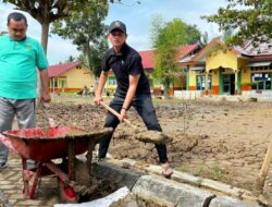 Dari Kampus ke Ruang Kelas: Sivitas FUAD UIN SUNA Merawat Harapan di Sekolah Terdampak Banjir