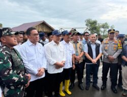 Kapolres Lhokseumawe Dampingi Kunjungan Sejumlah Menteri ke Lokasi Bencana di Aceh Utara