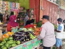 Polisi Monitoring Harga Sembako di Pasar Keude Punteut, Pastikan Stok Aman dan Harga Terkendali