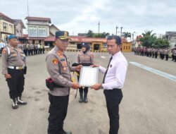 Kapolres Lhokseumawe Beri Penghargaan kepada Aipda Maulizar, Pertaruhkan Nyawa Selamatkan Warga Terjebak Banjir