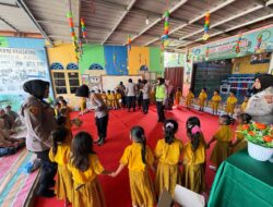 Polwan Polres Lhokseumawe Gelar Trauma Healing dan Salurkan Bantuan untuk Anak Korban Banjir di Desa Dayah Blang Seureukuy