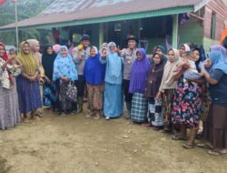 Kapolres Lhokseumawe Hadirkan Tawa, Hiburan, dan Harapan bagi Kaum Ibu Pengungsi Lhokpungki di Sawang