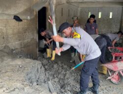 Gotong Royong Bersihkan Dayah dan Meunasah Pascabanjir, Kapolres Lhokseumawe Targetkan Siap Digunakan Saat Ramadan