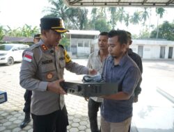 Kapolres Lhokseumawe Serahkan Bantuan Ampli dan Mikrofon untuk Masjid Syuhada Madan