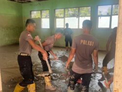 Polres Lhokseumawe dan Masyarakat Gotong Royong Pulihkan SMP Negeri 2 Muara Batu Pasca Banjir