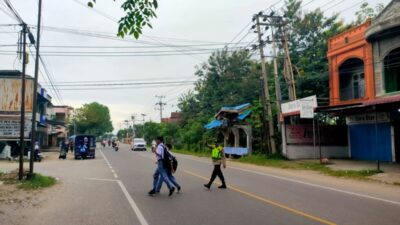Polsek Syamtalira Bayu Laksanakan Strong Point Pagi untuk Kelancaran Arus Lalu Lintas