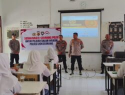 Sat Binmas Polres Lhokseumawe Sosialisasikan E-Learning Polri Mengajar di SMA 01 Dewantara