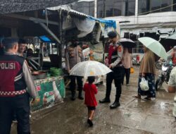 Patroli Kota Presisi di Pusat Ekonomi, Sat Samapta Polres Lhokseumawe Ciptakan Rasa Aman bagi Pedagang dan Warga