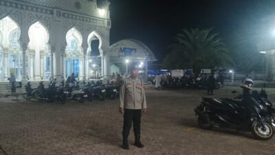 Polsek Dewantara Amankan Shalat Tarawih di Masjid Besar Bujang Salim