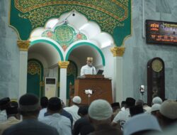 Kapolres Lhokseumawe Sampaikan Tausiyah Ramadhan di Masjid Baiturrahman : Ajak Jamaah Perbaiki Akhlak dan Jaga Alam