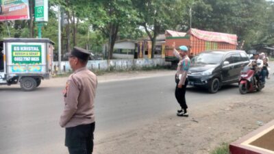Cegah Kemacetan Jelang Berbuka, Polsek Dewantara Siaga Atur Lalin di Simpang Krueng Geukueh