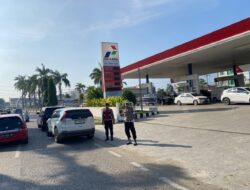 Antisipasi Panic Buying, Polisi Tertibkan Pengisian BBM di SPBU Banda Sakti
