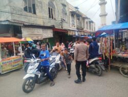 Cegah Kemacetan Jelang Berbuka, Polisi Atur Lalu Lintas di Simpang Pasar Keude Punteuet