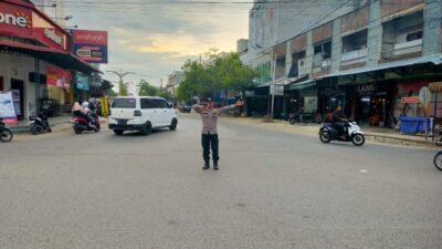 Jelang Berbuka Puasa, Polsek Banda Sakti Atur Lalu Lintas di Titik Rawan Kemacetan