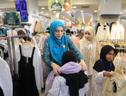 Belanja Bareng Anak Yatim, Yulinda Sayuti Hadirkan Senyum Jelang Idul Fitri