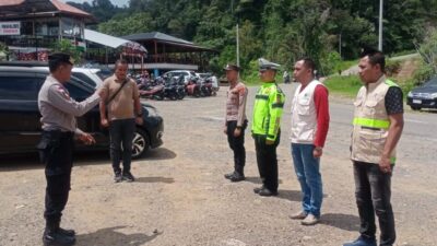 Personel Operasi Ketupat Seulawah Amankan Jalur Wisata Gunung Salak, Arus Lalu Lintas Terpantau Lancar